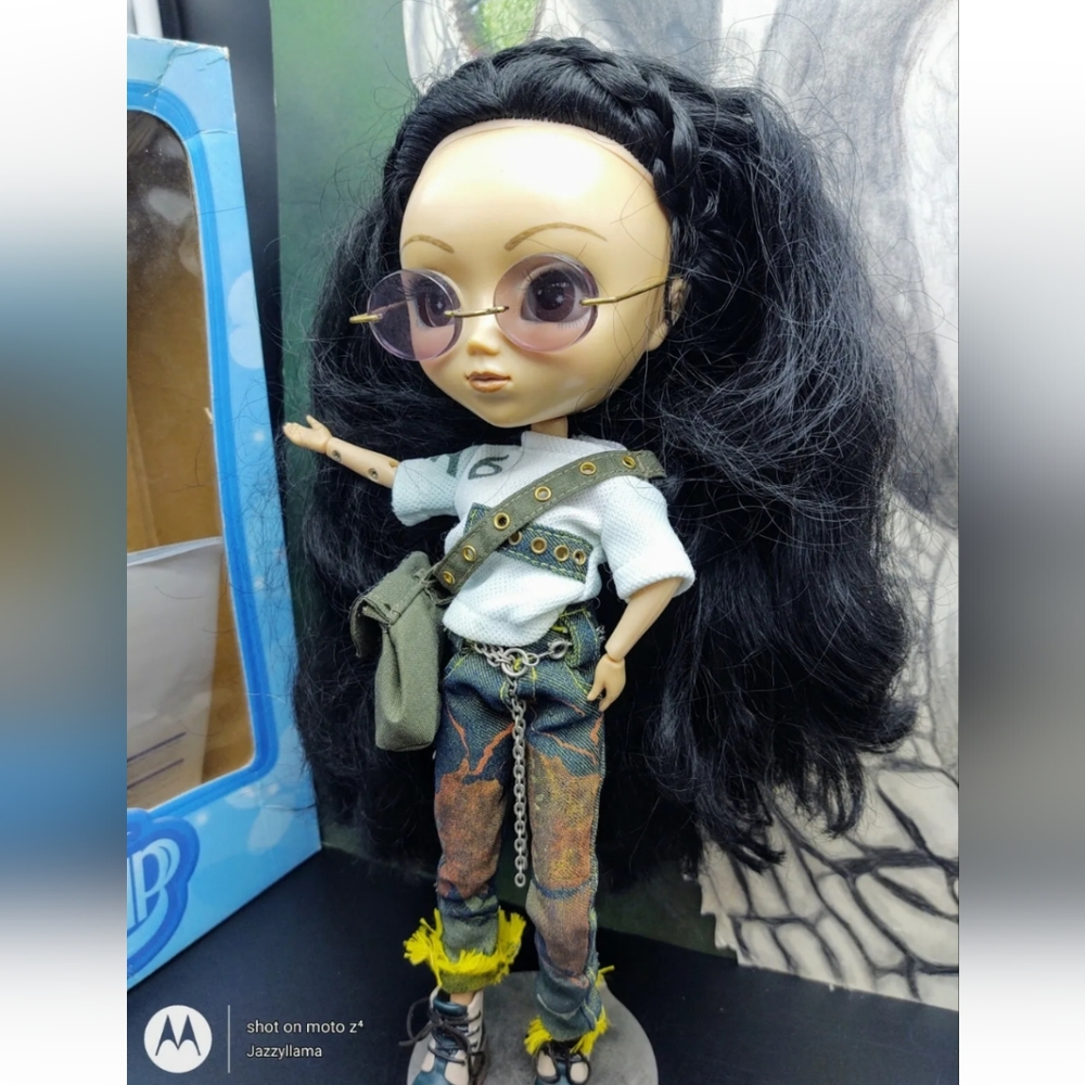 RARE PULLIP DOLL SQUALL BRUNETTE A6